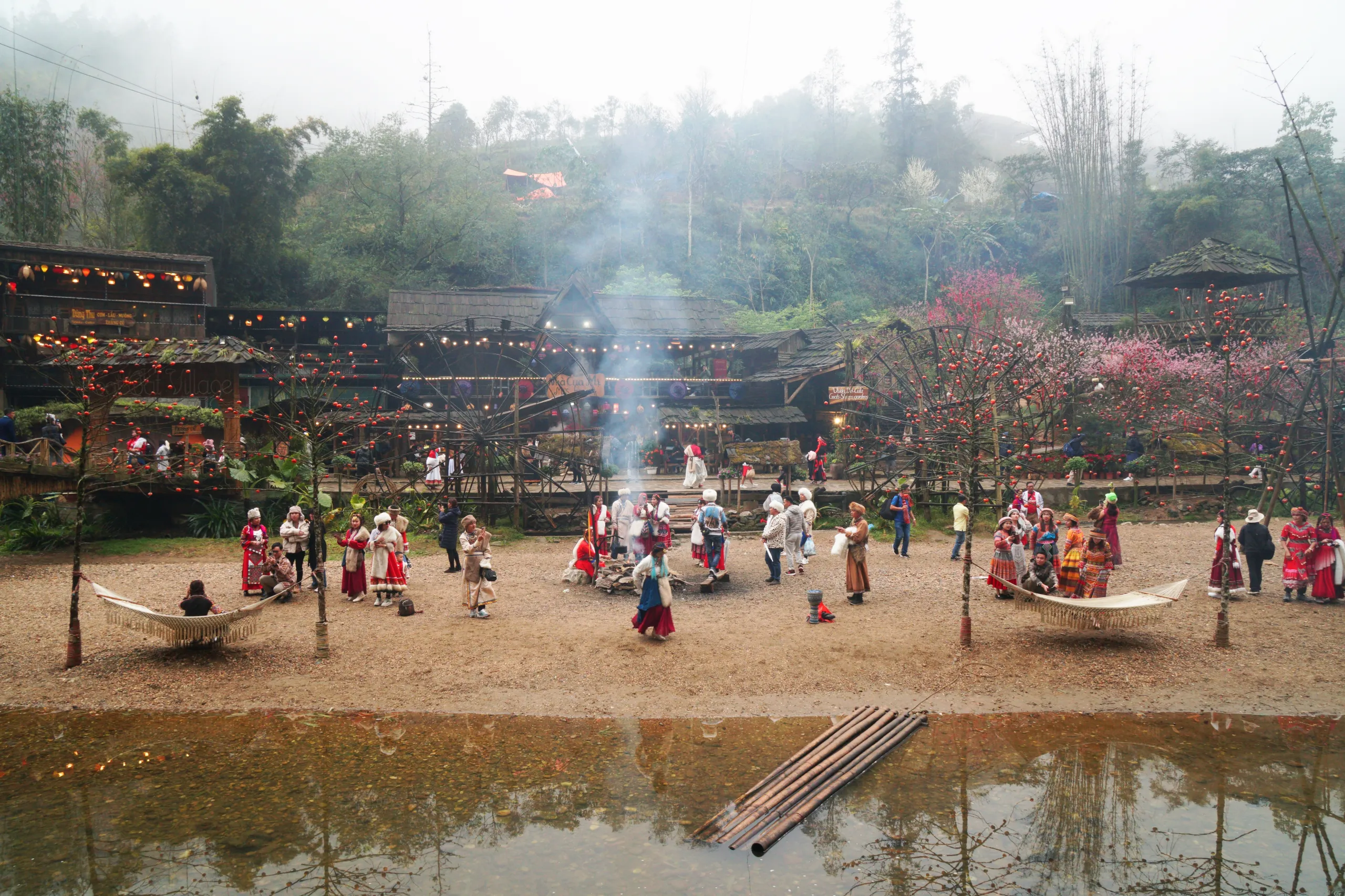 Guests participating in local cultural workshops at Montmartre de Sapa, supporting sustainable tourism and honoring Sapa traditions