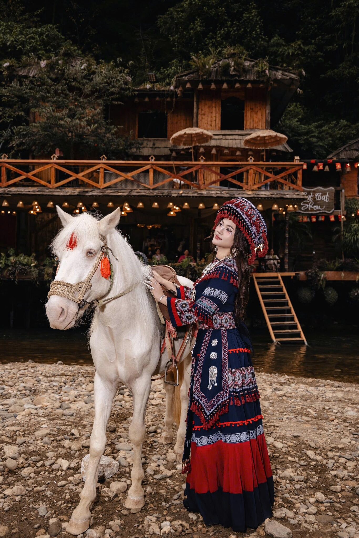 Explorer le charmant village de Cat Cat avec sa culture traditionnelle H’Mong.